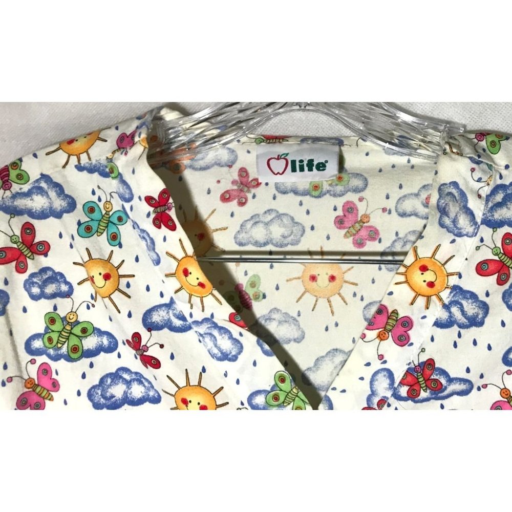Apples for Life Womens 100% Cotton Scrub Top Size Large White Rain Sun Butterfly - Picture 2 of 3